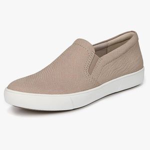 Genuine Leather Slip on Naturalizer Marianne Loafer. Hardly worn.